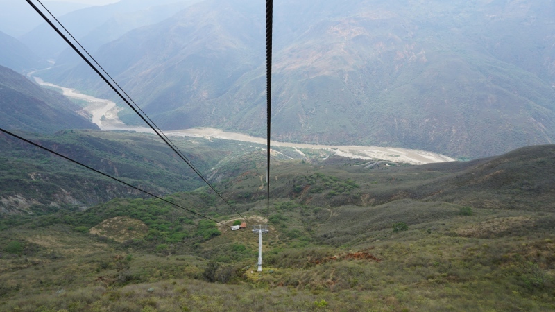 Ropeway down to the river and up to Mesa de los Santos