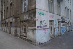 Vienna-Street-Shit-Art