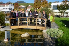 Gruppenbild mit Spiegelung