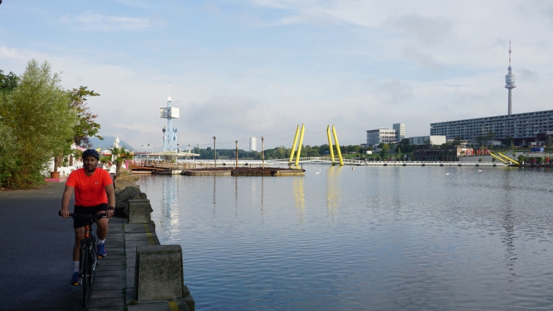 10  floating bridge near the UN-Baracks