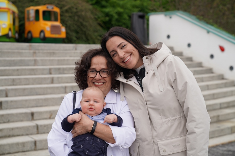 Maria Nelly, Camila, Leonas