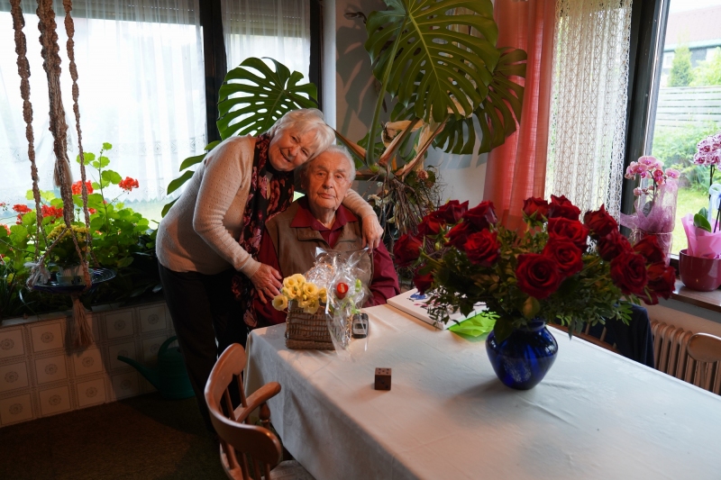 Roses for Frieda & Hans : Courtesy Sgt. Robert A. Eddings