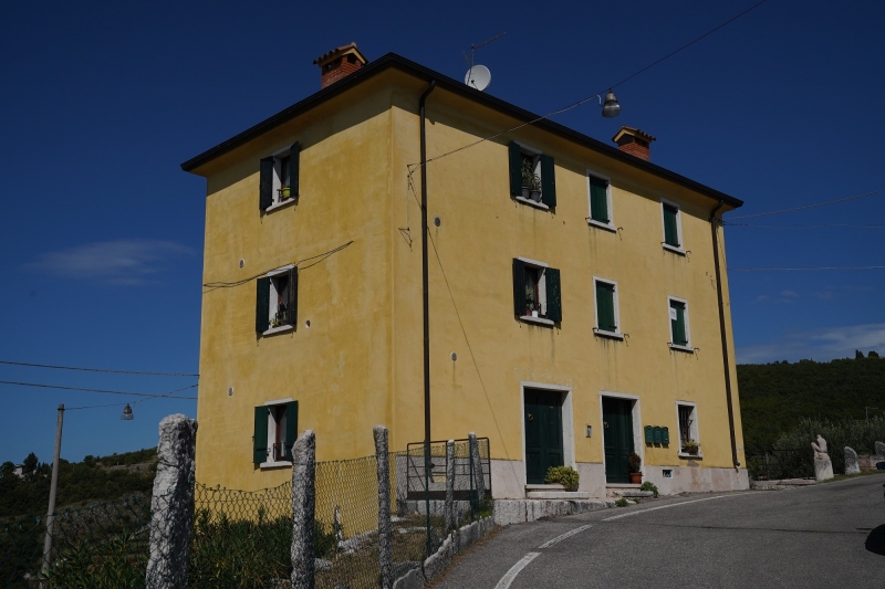 typical italian house, walking up to San Giorgio