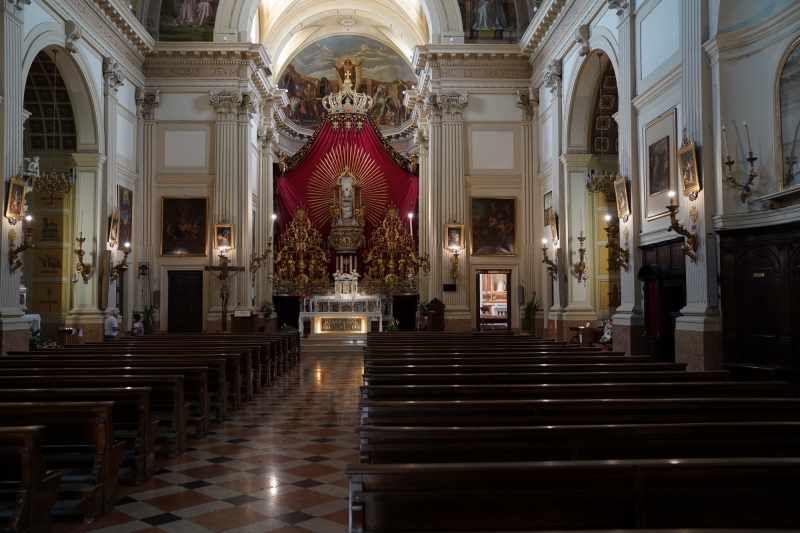 Negrar church inside