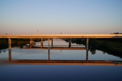 U2 Brücke über die Neue Donau in mildem Lichte
