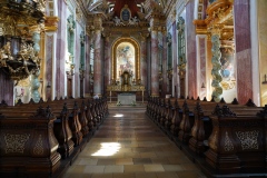 Auf Kurzandacht in der Jesuitenkirche, 1, Ignaz-Seipl-Platz 1
