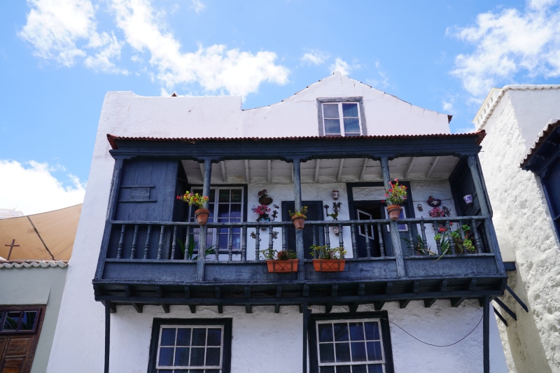 Famous balconys of Santa Cruz de la Palma ( ca. 1850 )