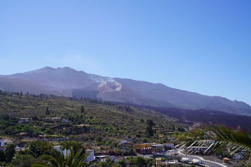 Eruption 2021 near Cumbre Vieja ( still fuming )