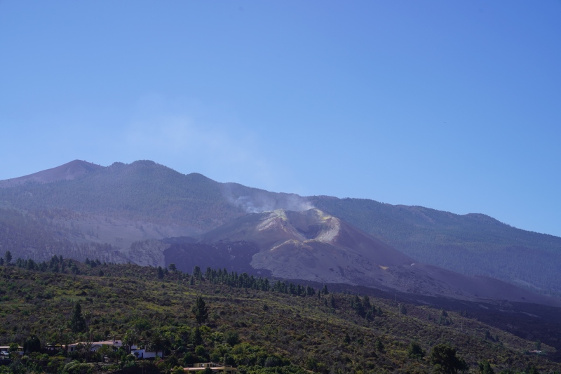 Eruption 2021 near Cumbre Vieja ( still fuming )