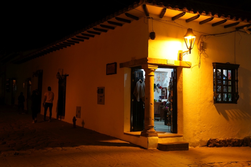 típical entrance with column of Villa de Leyva