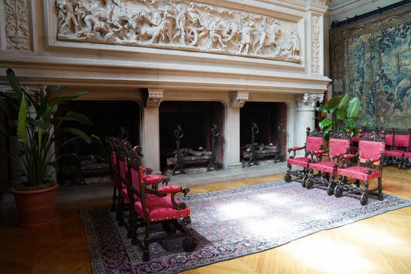 Triple fireplace
