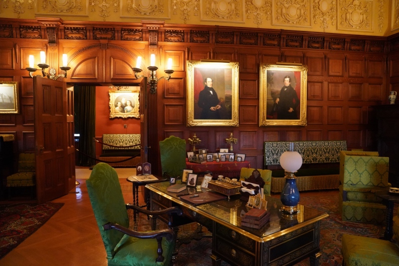 Office, oldfashioned
