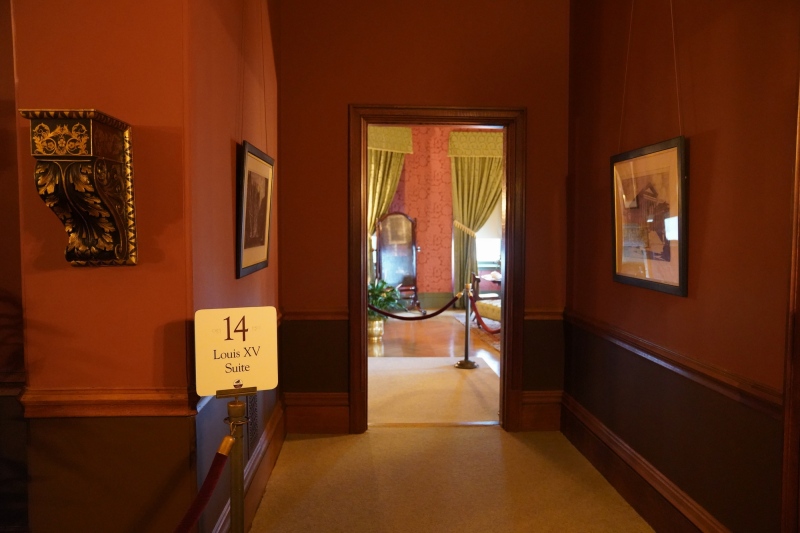 Louis Quince Suite for demanding guests