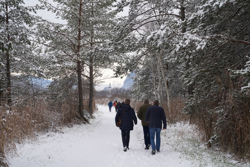 Approaching Göllersdorf church, nearby the restaurant "The Pasta Factory"