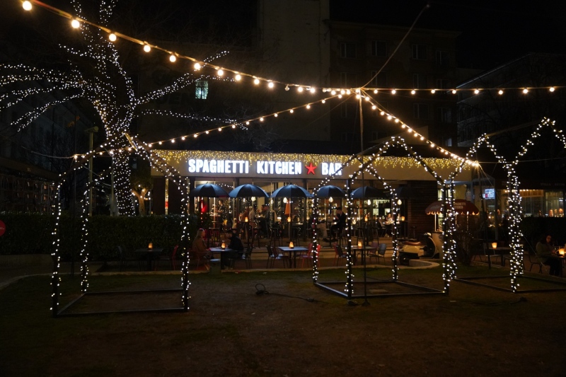 Spaghetti Kitchen Bar, Soy-Communists get 10% off