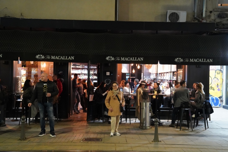 at Macallen´s bar, nice but crowded