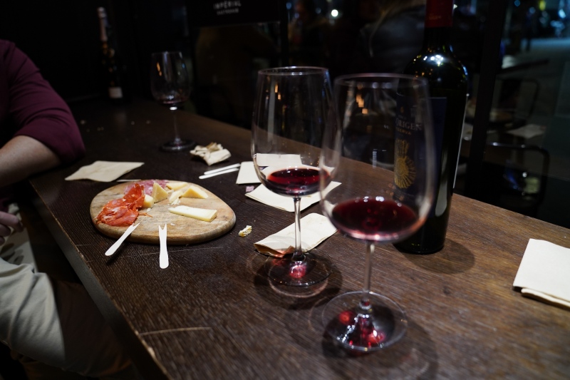 Nice company, good wine, cheese and serrano... who could ask for more ?