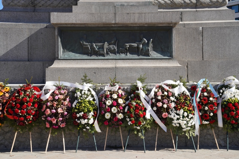 Flowers at the Monument