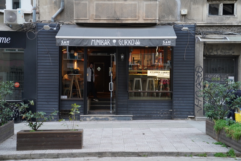Mini Bar Gurko 44 near the flat
