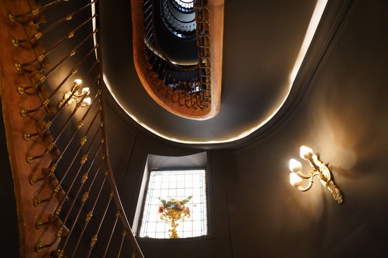 upstairs ( hungry )