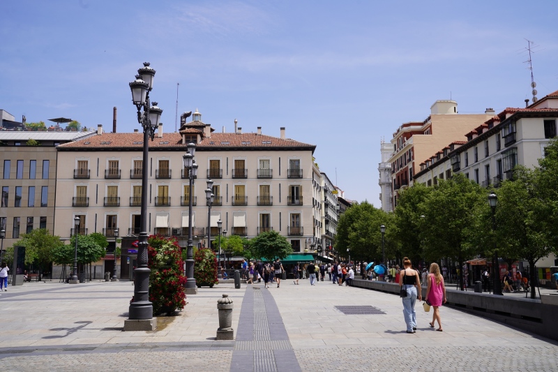 Plaza in front of the Teatro Real