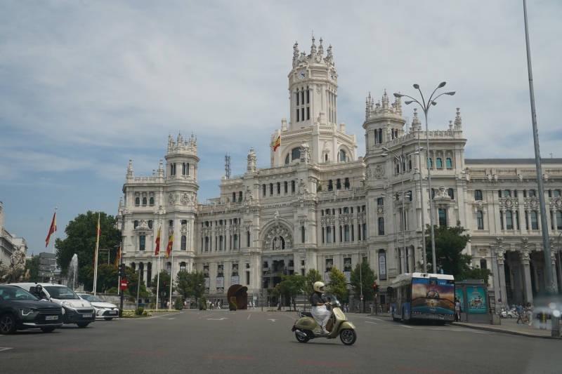 Centro Cibeles without traffic jam