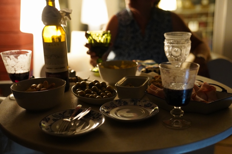 Wine, olives, Serrano and good company -  who could ask for more ?