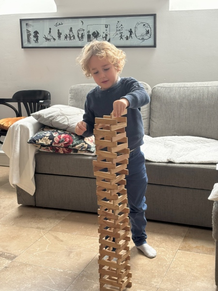 Leo with Kapla tower.... some good civil-engineer-genes went over, obviously
