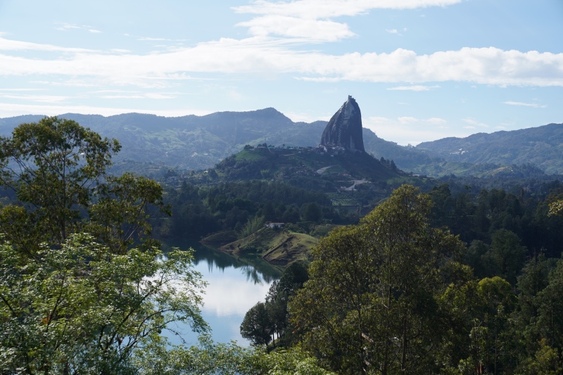 Vista al Peñol después del desayuno