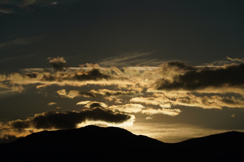 Cielo dramático sobre Medellín vista desd la terraza del hotel