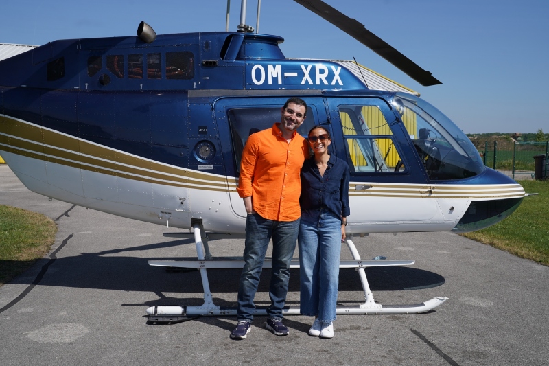Alberto y Caro después de la aterrizada feliz