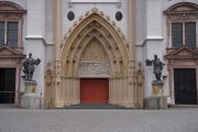 Puerta principal de la Basilica