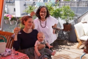 Nico, mamá y abuelita en la finca