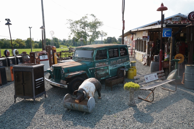 DSC07685_Outside-the-store